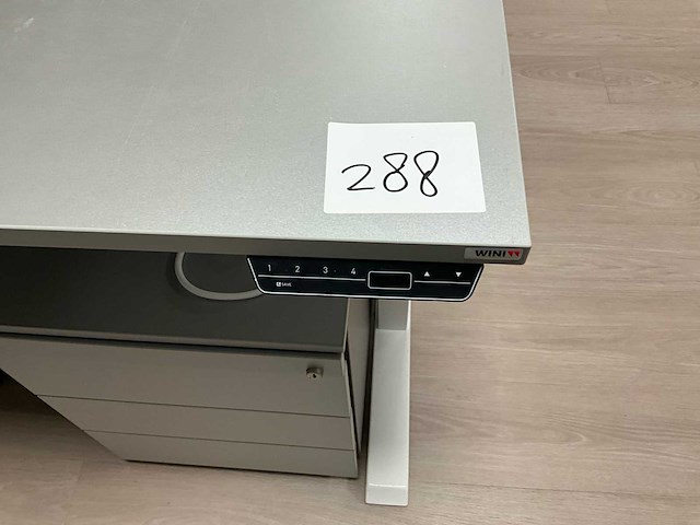 Elektrisch rechtvaardigbaar bureau - afbeelding 2 van  4