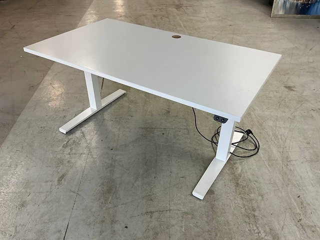 Elektrisch sta-zit bureau (4x) - afbeelding 1 van  5