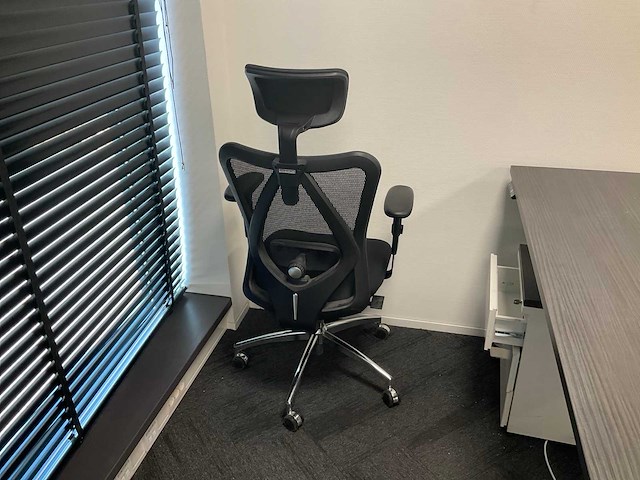 Elektrisch verstebaar bureau met ladeblok en bureaustoel - afbeelding 6 van  6