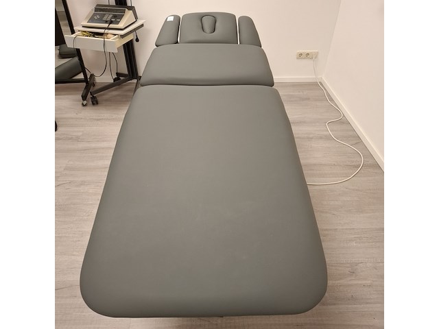 Elektrisch verstelbaar behandeltafel naggura swop, swop5, bouwjaar 2022 - afbeelding 8 van  13