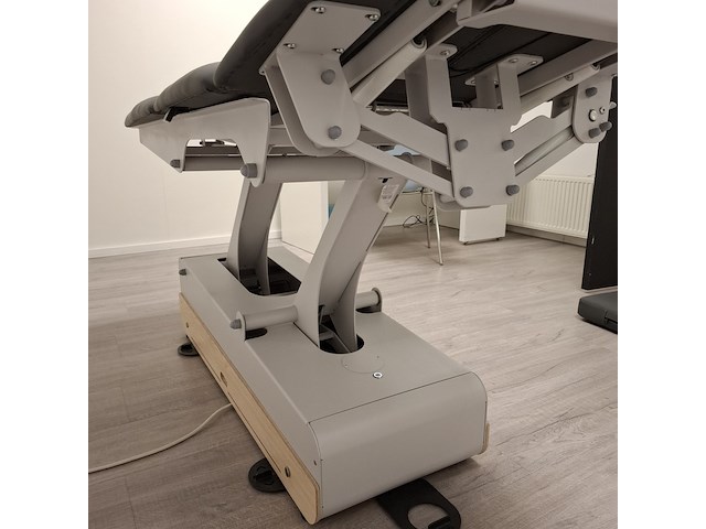 Elektrisch verstelbaar behandeltafel naggura swop, swop5, bouwjaar 2022 - afbeelding 9 van  13