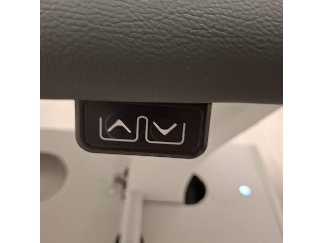 Elektrisch verstelbaar behandeltafel naggura swop, swop5, bouwjaar 2022 - afbeelding 13 van  13