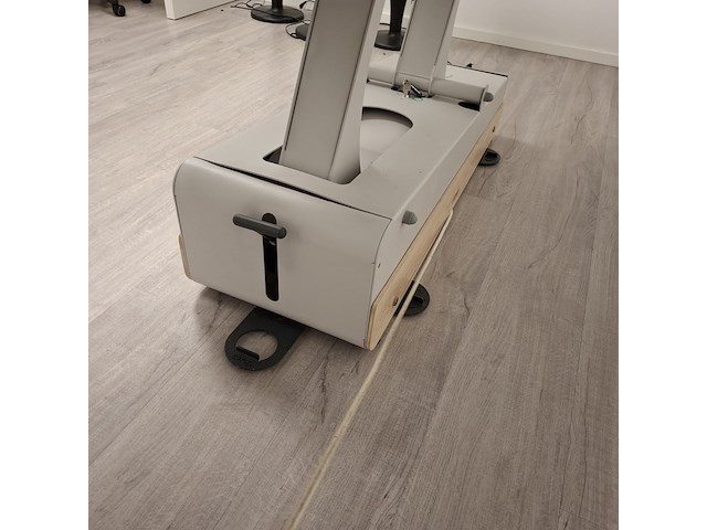 Elektrisch verstelbaar behandeltafel naggura swop, swop5, bouwjaar 2022 - afbeelding 6 van  14