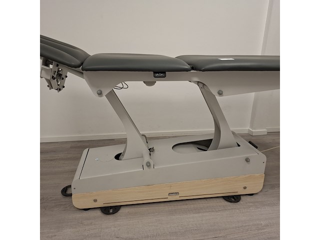 Elektrisch verstelbaar behandeltafel naggura swop, swop5, bouwjaar 2022 - afbeelding 8 van  14