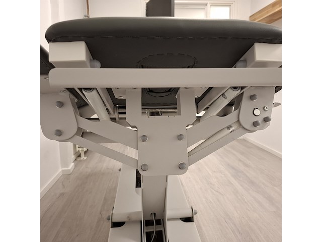 Elektrisch verstelbaar behandeltafel naggura swop, swop5, bouwjaar 2022 - afbeelding 10 van  14