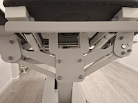 Elektrisch verstelbaar behandeltafel naggura swop, swop5, bouwjaar 2022 - afbeelding 10 van  14