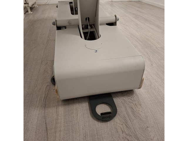 Elektrisch verstelbaar behandeltafel naggura swop, swop5, bouwjaar 2022 - afbeelding 11 van  14