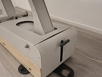 Elektrisch verstelbaar behandeltafel naggura swop, swop5, bouwjaar 2022 - afbeelding 13 van  14