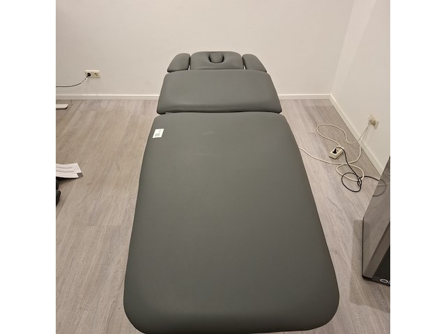 Elektrisch verstelbaar behandeltafel naggura swop, swop5, bouwjaar 2022 - afbeelding 13 van  16