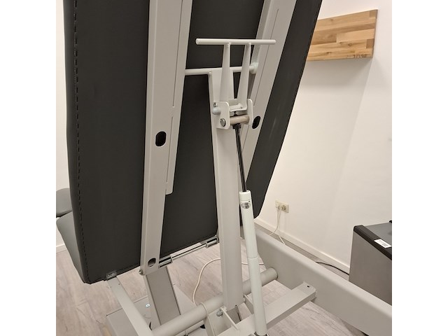 Elektrisch verstelbaar behandeltafel naggura swop, swop5, bouwjaar 2022 - afbeelding 16 van  16