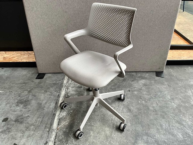 Elektrisch verstelbaar bureau 160x60 v.v verstelbare bureaustoel - afbeelding 5 van  6