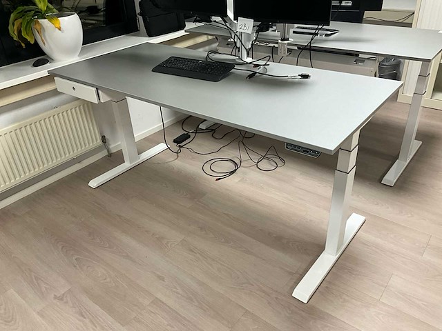 Elektrisch verstelbaar bureau (2x) - afbeelding 5 van  5