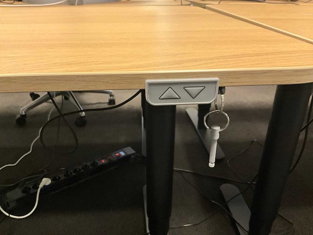 Elektrisch verstelbaar bureau (4x) - afbeelding 6 van  12