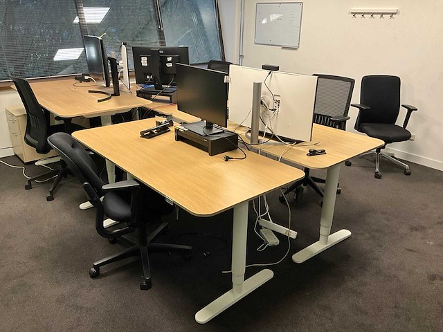 Elektrisch verstelbaar bureau (4x) - afbeelding 1 van  15