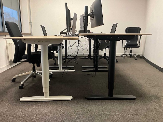Elektrisch verstelbaar bureau (4x) - afbeelding 9 van  12
