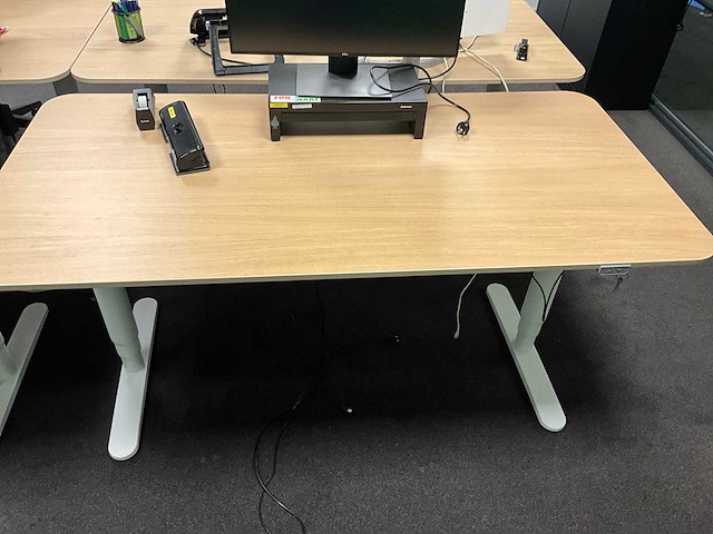Elektrisch verstelbaar bureau (4x) - afbeelding 8 van  15