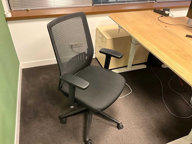 Elektrisch verstelbaar bureau (4x) - afbeelding 12 van  15