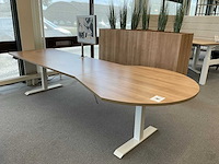 Elektrisch verstelbaar bureau met aanbouw - afbeelding 1 van  5