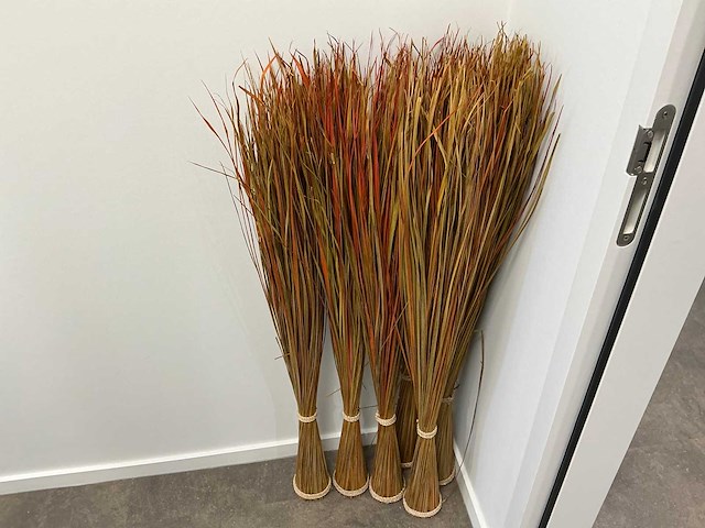 Elektrisch verstelbaar bureau met schermen en usb dock - afbeelding 7 van  7