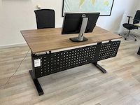 Elektrisch verstelbaar bureau met stoel - afbeelding 1 van  6