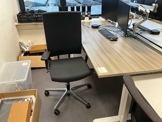 Elektrisch verstelbaar bureau - afbeelding 5 van  5