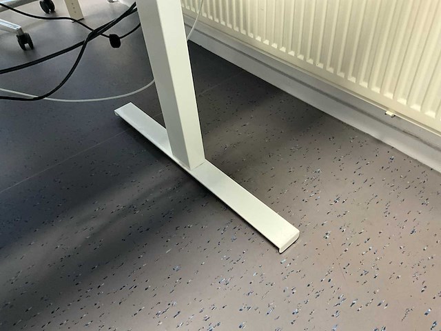 Elektrisch verstelbaar bureau - afbeelding 3 van  5