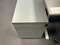 Elektrisch verstelbaar bureau - afbeelding 4 van  5