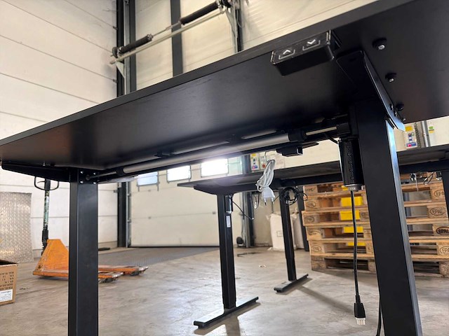 Elektrisch verstelbaar bureau - afbeelding 3 van  6