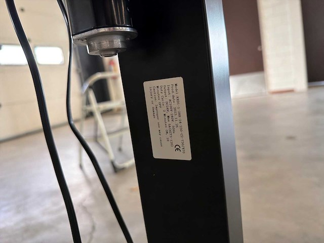 Elektrisch verstelbaar bureau - afbeelding 5 van  6