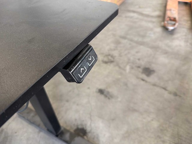 Elektrisch verstelbaar bureau - afbeelding 2 van  6