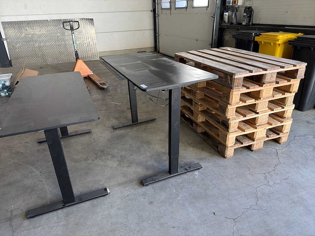 Elektrisch verstelbaar bureau - afbeelding 1 van  5