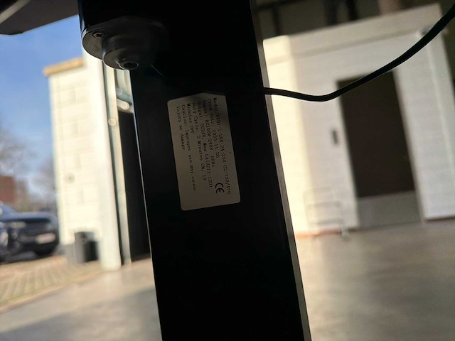 Elektrisch verstelbaar bureau - afbeelding 4 van  5