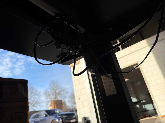 Elektrisch verstelbaar bureau - afbeelding 5 van  5
