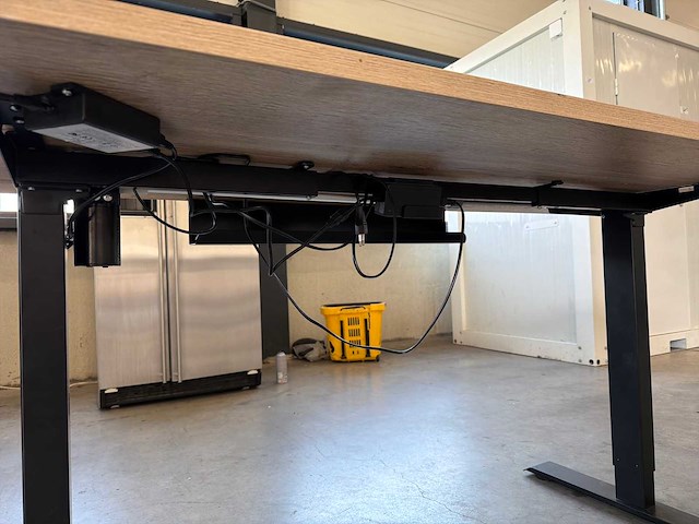 Elektrisch verstelbaar bureau - afbeelding 3 van  5