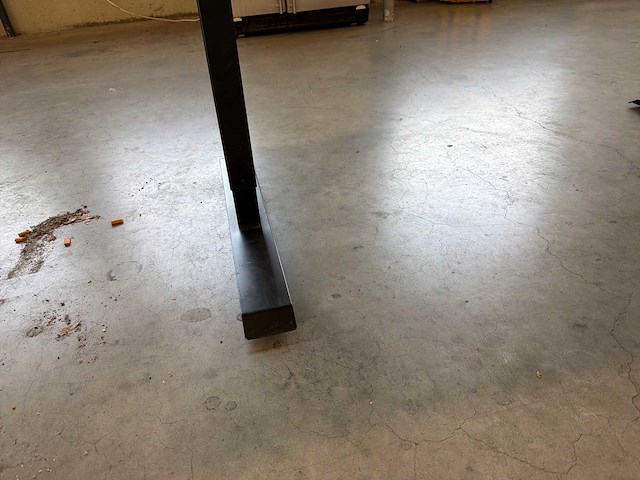 Elektrisch verstelbaar bureau - afbeelding 4 van  5