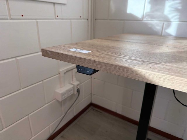 Elektrisch verstelbaar bureau - afbeelding 2 van  5
