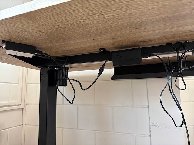Elektrisch verstelbaar bureau - afbeelding 3 van  5