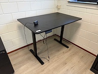 Elektrisch verstelbaar bureau - afbeelding 1 van  4