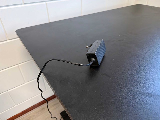 Elektrisch verstelbaar bureau - afbeelding 3 van  4