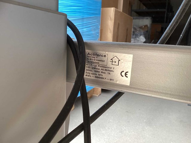 Elektrisch verstelbaar bureau - afbeelding 3 van  3