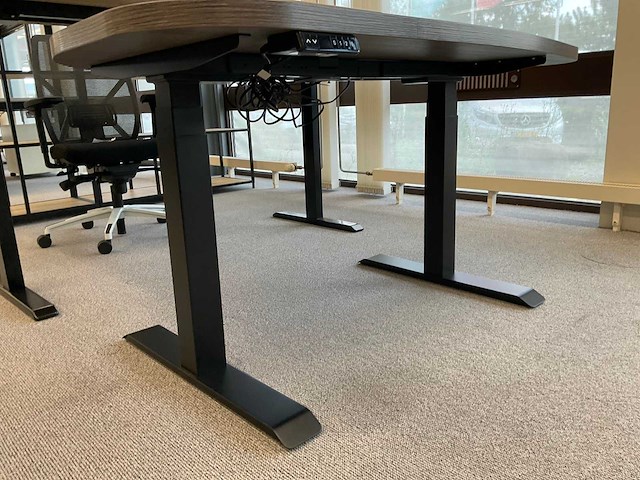 Elektrisch verstelbaar bureau - afbeelding 4 van  5