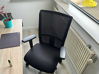 Elektrisch verstelbaar dubbel bureau met 2x bureaustoel en 4 monitoren - afbeelding 5 van  19