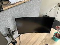 Elektrisch verstelbaar dubbel bureau met 2x bureaustoel en 4 monitoren - afbeelding 19 van  19