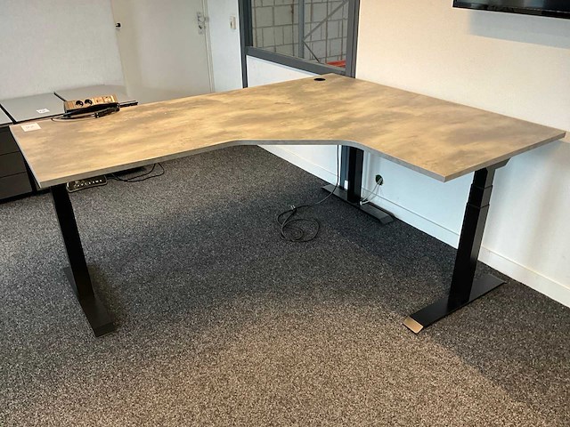 Elektrisch verstelbaar hoekbureau (2x) - afbeelding 1 van  8