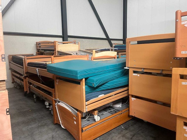 Elektrisch verstelbaar ziekenhuisbed ca100 stuks - afbeelding 6 van  13
