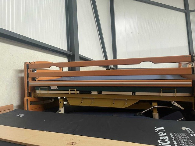 Elektrisch verstelbaar ziekenhuisbed ca100 stuks - afbeelding 11 van  13