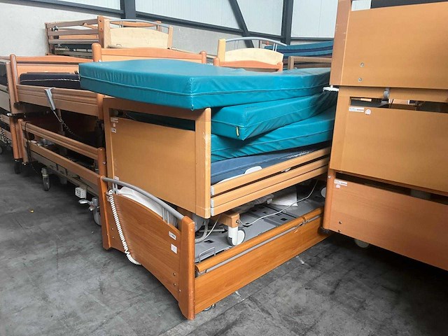Elektrisch verstelbaar ziekenhuisbed ca100 stuks - afbeelding 13 van  13