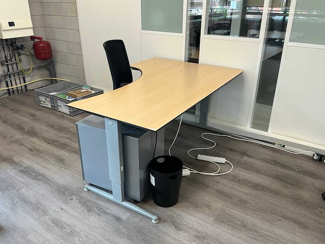 Elektrisch verstelbaar zit-sta bureau (3x) - afbeelding 1 van  3