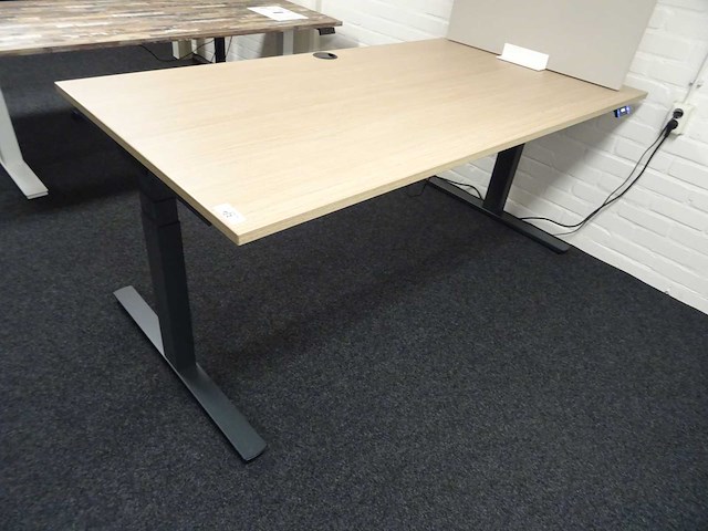 Elektrisch verstelbaar zit/sta bureau - afbeelding 1 van  2