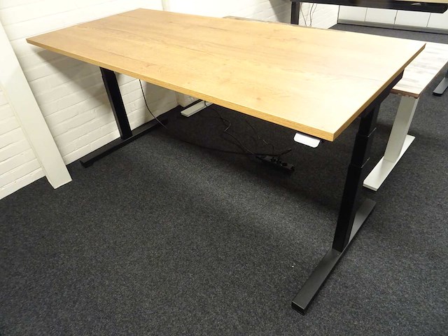 Elektrisch verstelbaar zit/sta bureau - afbeelding 1 van  2